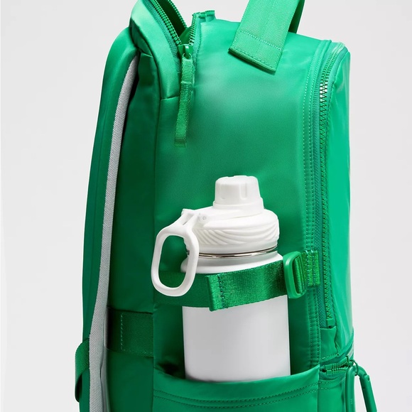 Lululemon New Crew Backpack 22L Updated- Raceway Green